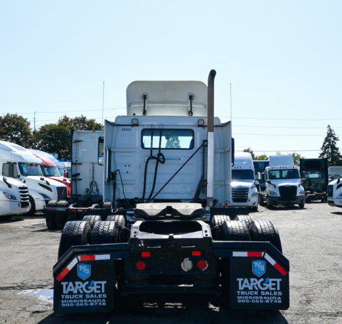 
								2021 Volvo VNR Daycab full									