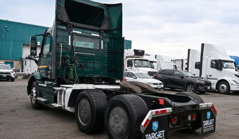 
								2020 Volvo VNR Daycab full									