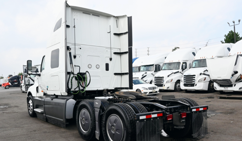 
								2023 International LT625 full									