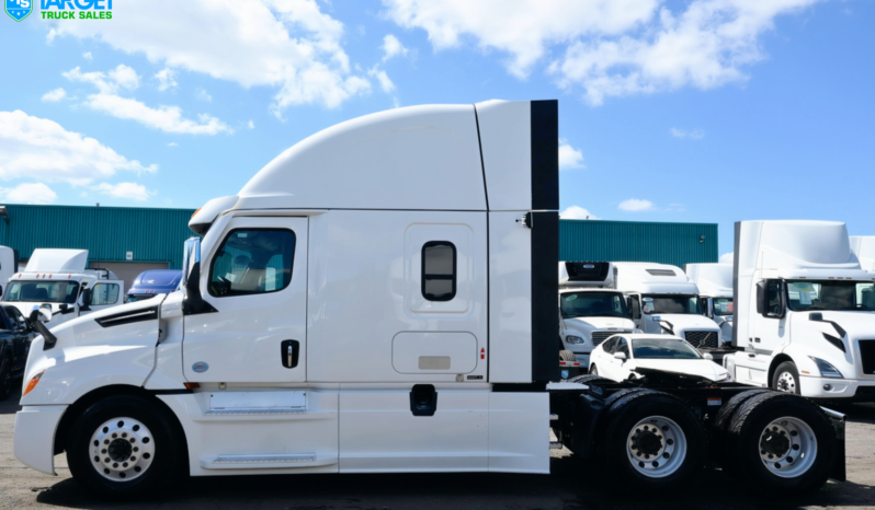 
								2022 Freightliner Cascadia full									