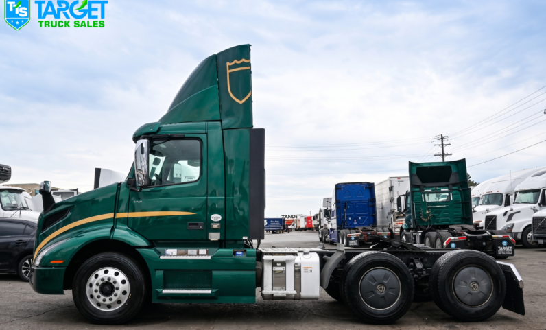 
								2020 Volvo VNR Daycab full									