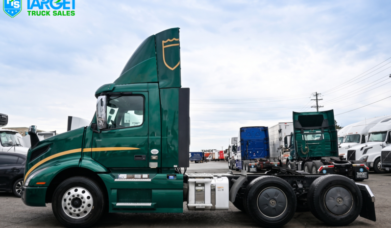 
								2020 Volvo VNR Daycab full									
