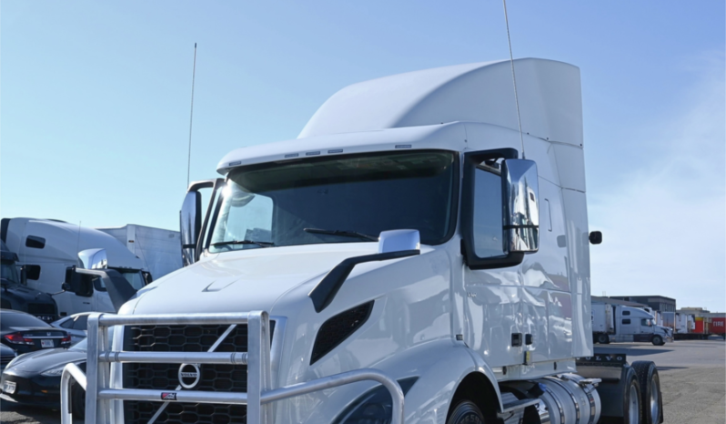 2025 Volvo VNR 640 - HEAVY Spec / 3.58 Ratio / 500 HP