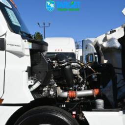 
										2023 Freightliner Cascadia full									