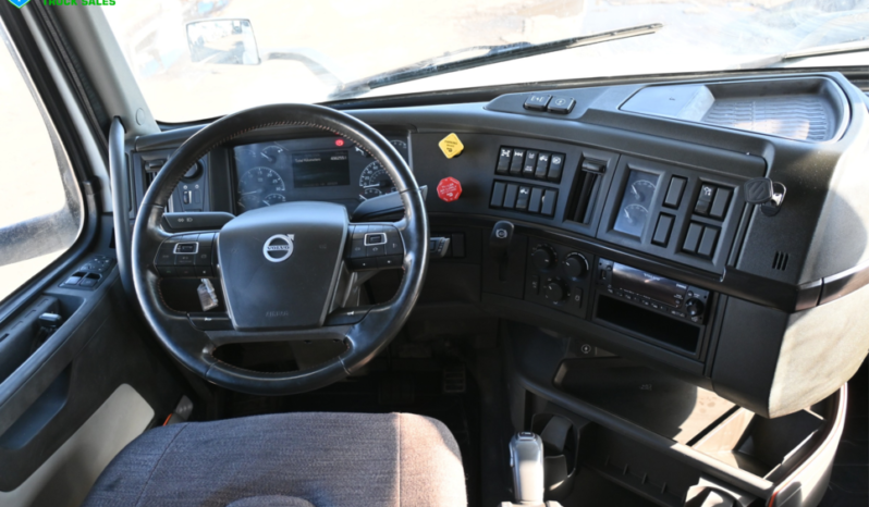 
								2025 Volvo VNR 640 full									