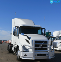 2025 Volvo VNR 640