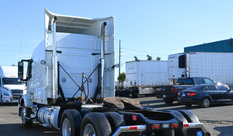 
								2025 Volvo VNR 640 full									