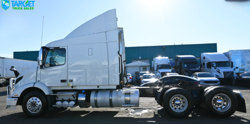 
								2025 Volvo VNR 640 full									